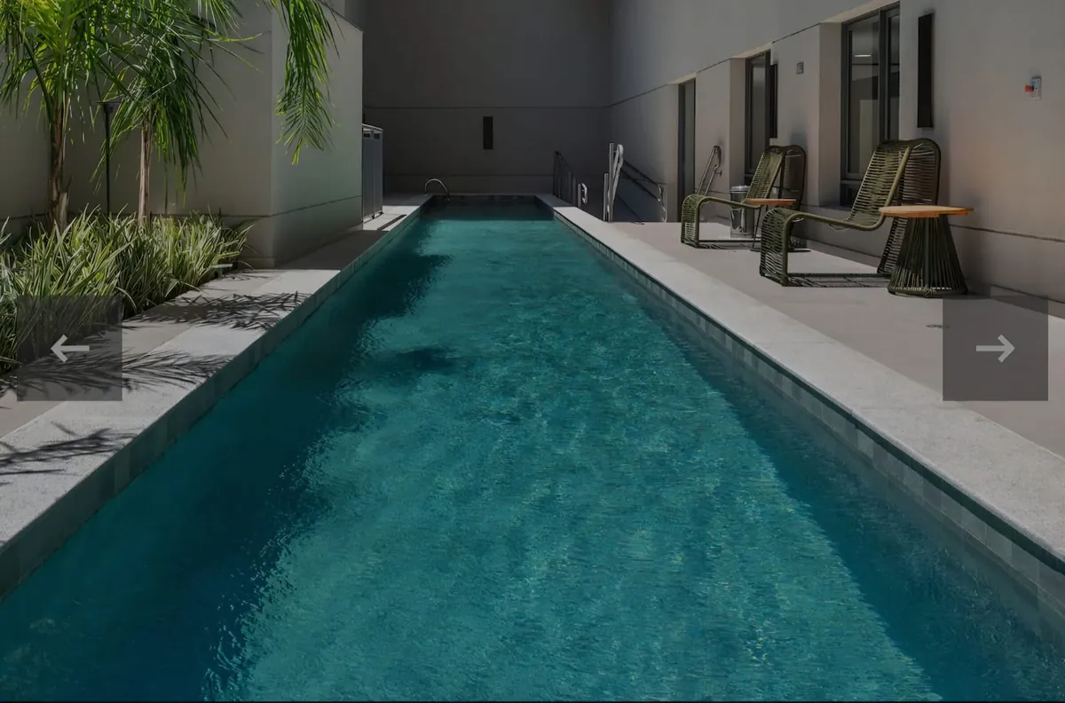 Piscina do condomínio em Campo Belo